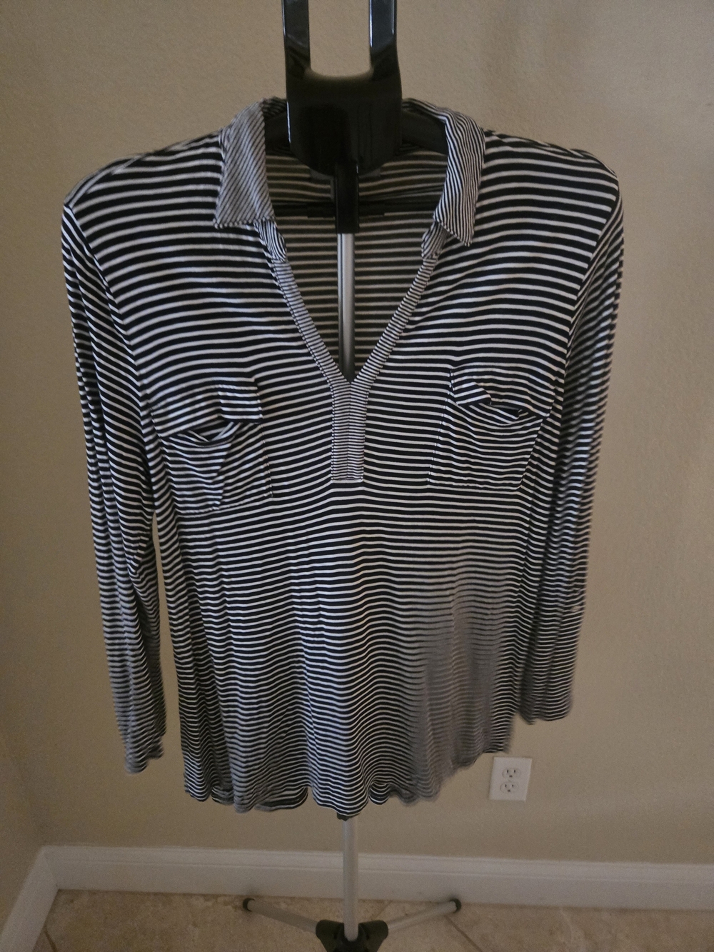 Liz Claiborne Black and White Striped Long-Sleeve Polo Top